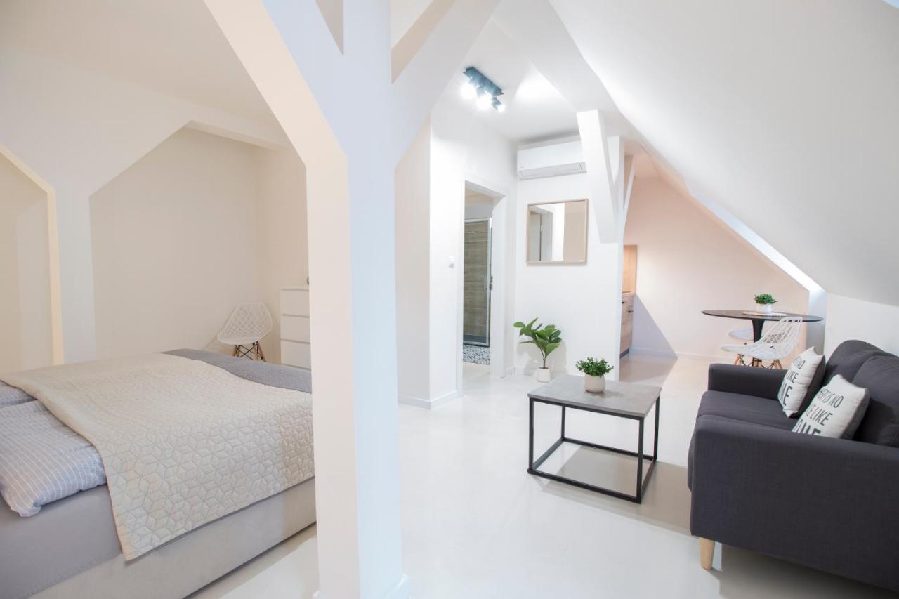 U Zlate Hvezdy Apartman Jungmann Apartment ลิโตเมริเซ ภายนอก รูปภาพ